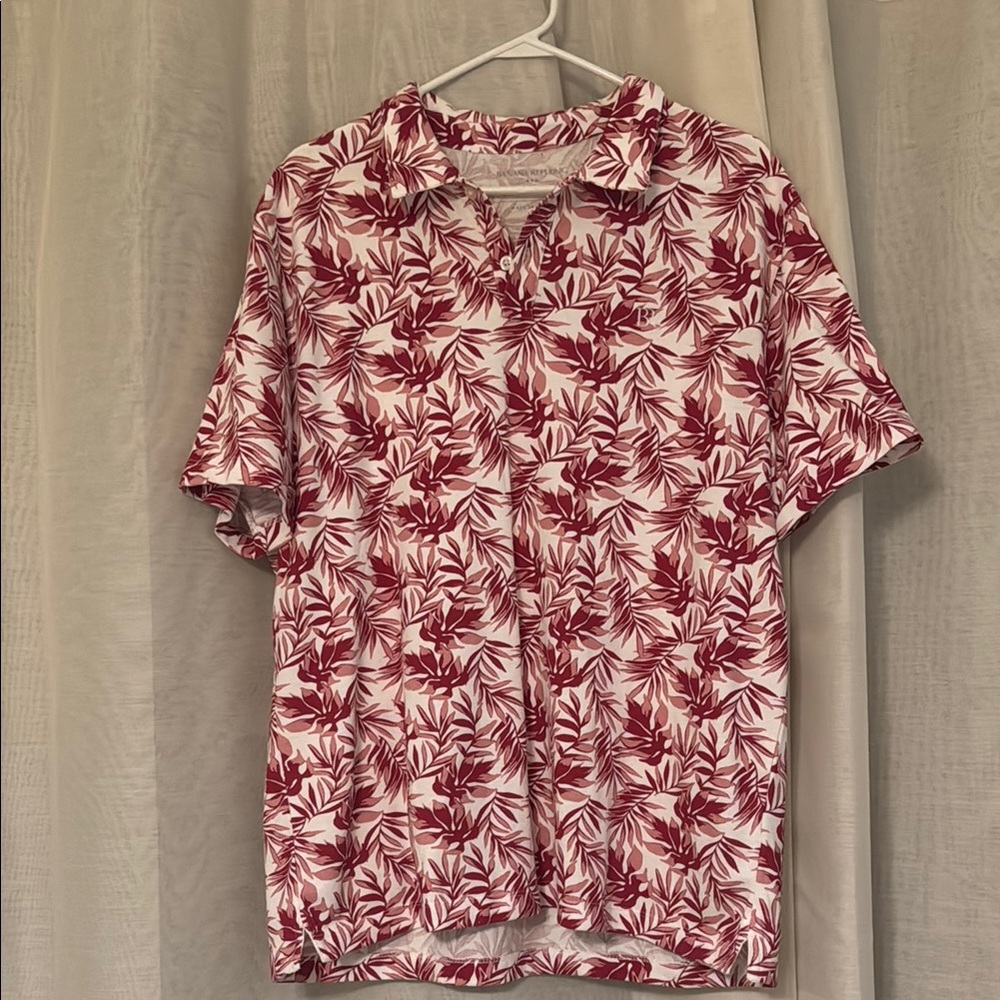 Banana Republic Red and White Casual Button Down Shirt